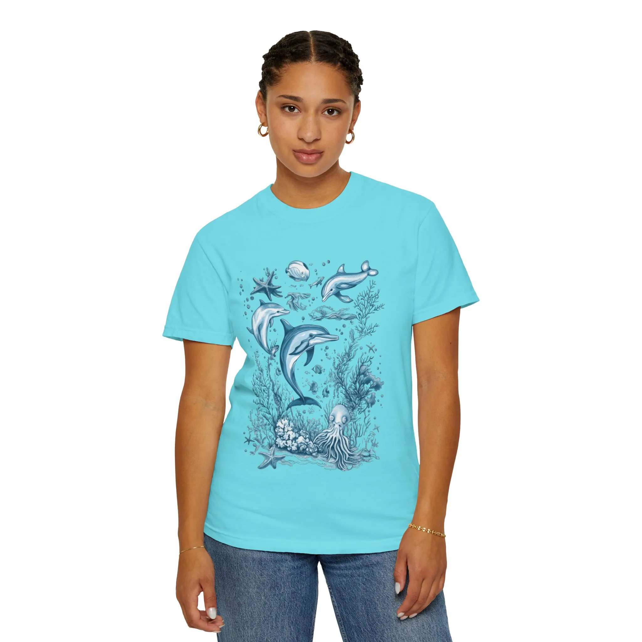 Nautical wildlife print tee with dolphins and marine species