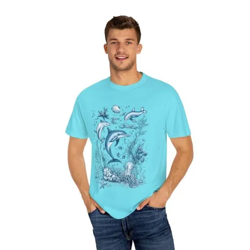 Beach and sea-inspired t-shirt with deep-sea elements