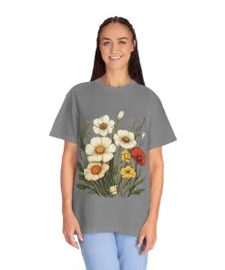 Floral Garden Unisex T-Shirt - Vintage Style Flower Design