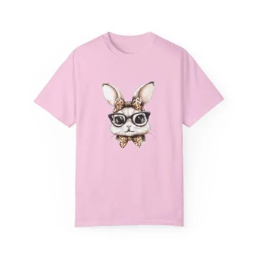 Chic Bunny Graphic T-Shirt - Stylish Unisex Tee for Animal Lovers